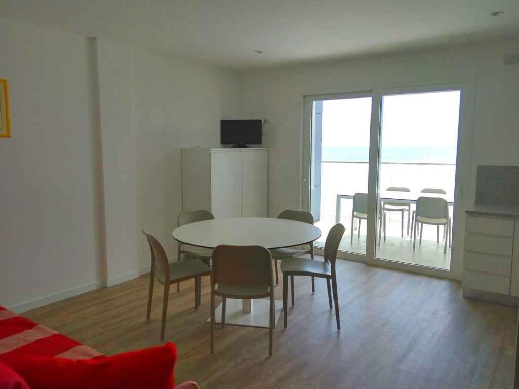 Apartment In Lignano Sabbiadoro 21778 Eksteriør billede