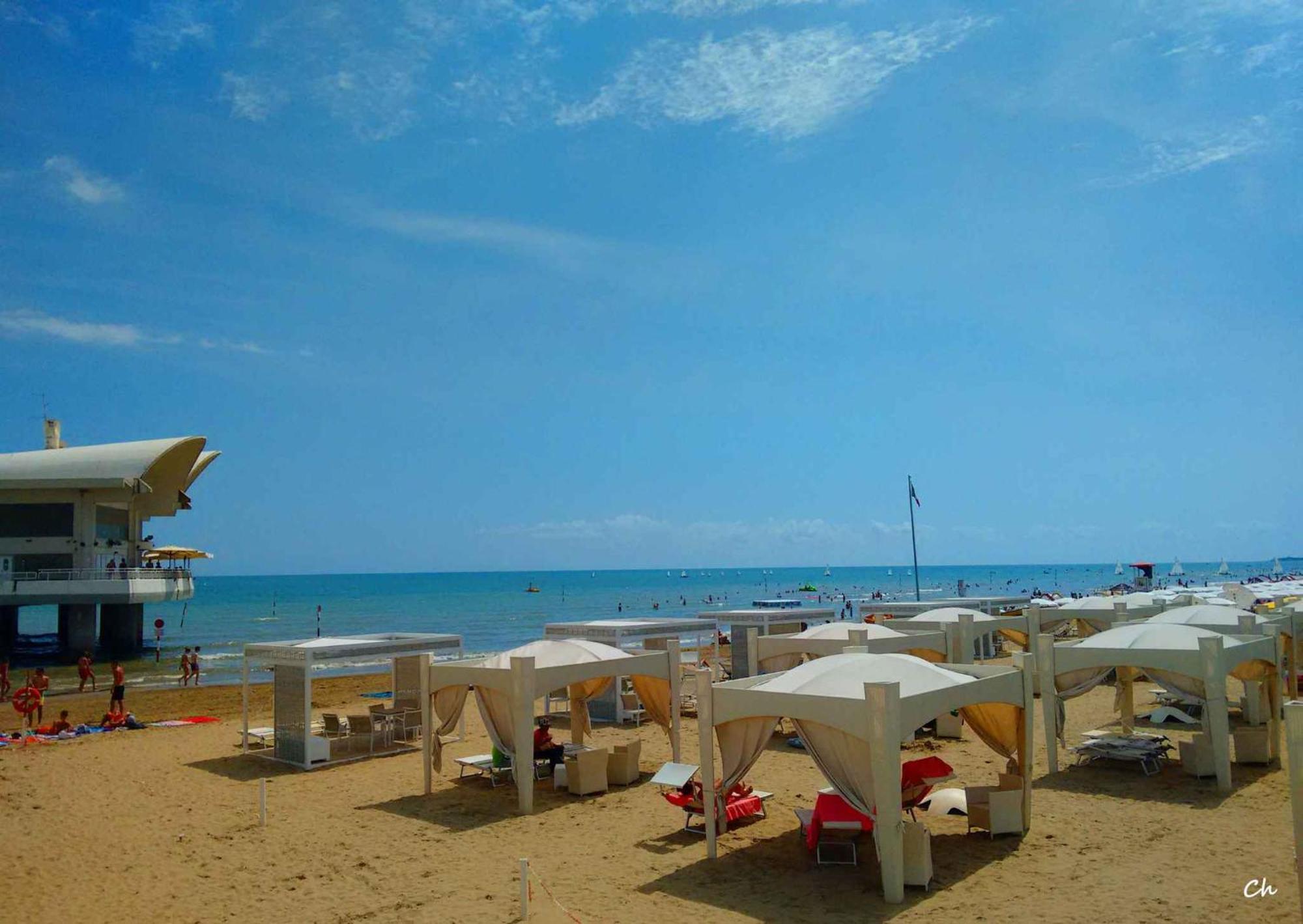 Apartment In Lignano Sabbiadoro 21778 Eksteriør billede